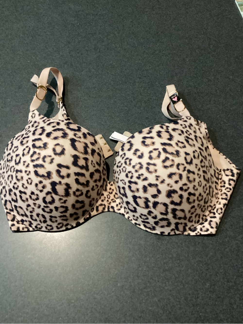 Victoria's Secret Leopard Print T-Shirt Bra - Beige/Black